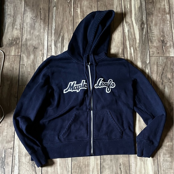 Roots Tops - Great condition. Just some very minor pilling throughout